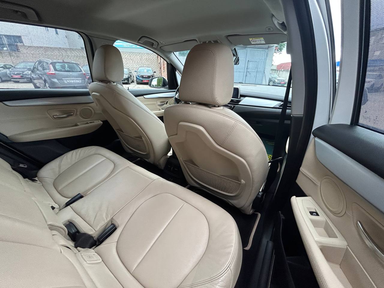 Фото автомобиля 12