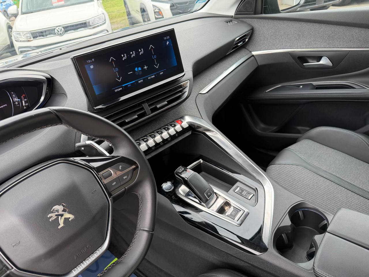 Фото автомобиля 12