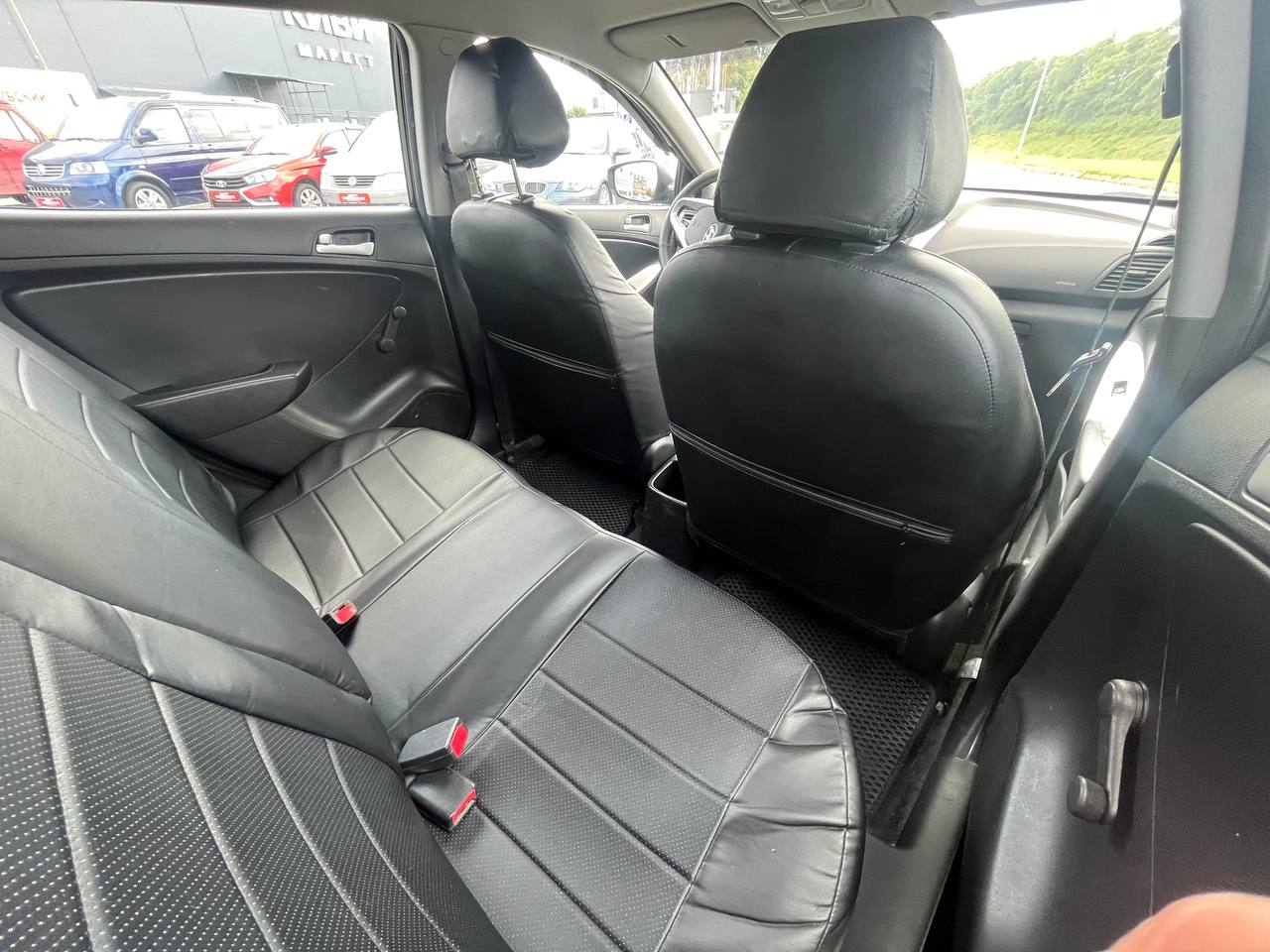 Фото автомобиля 10