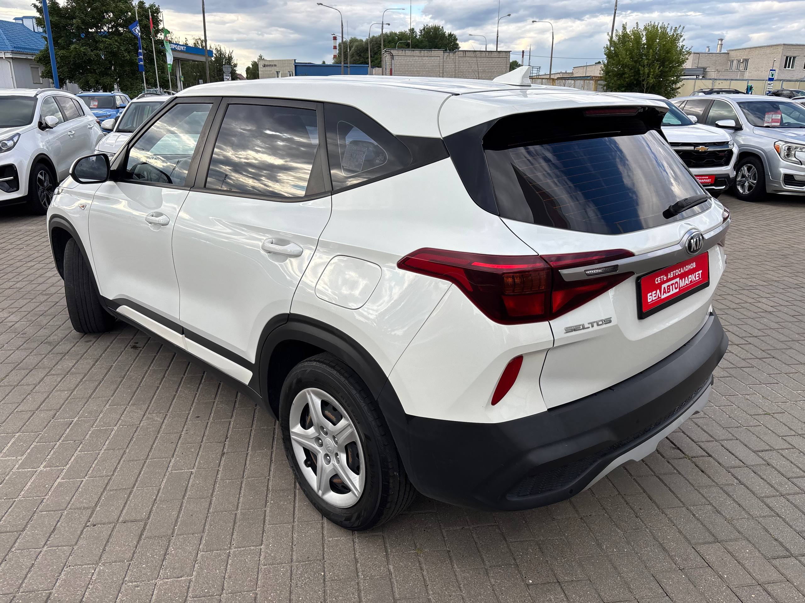 Фото автомобиля 8