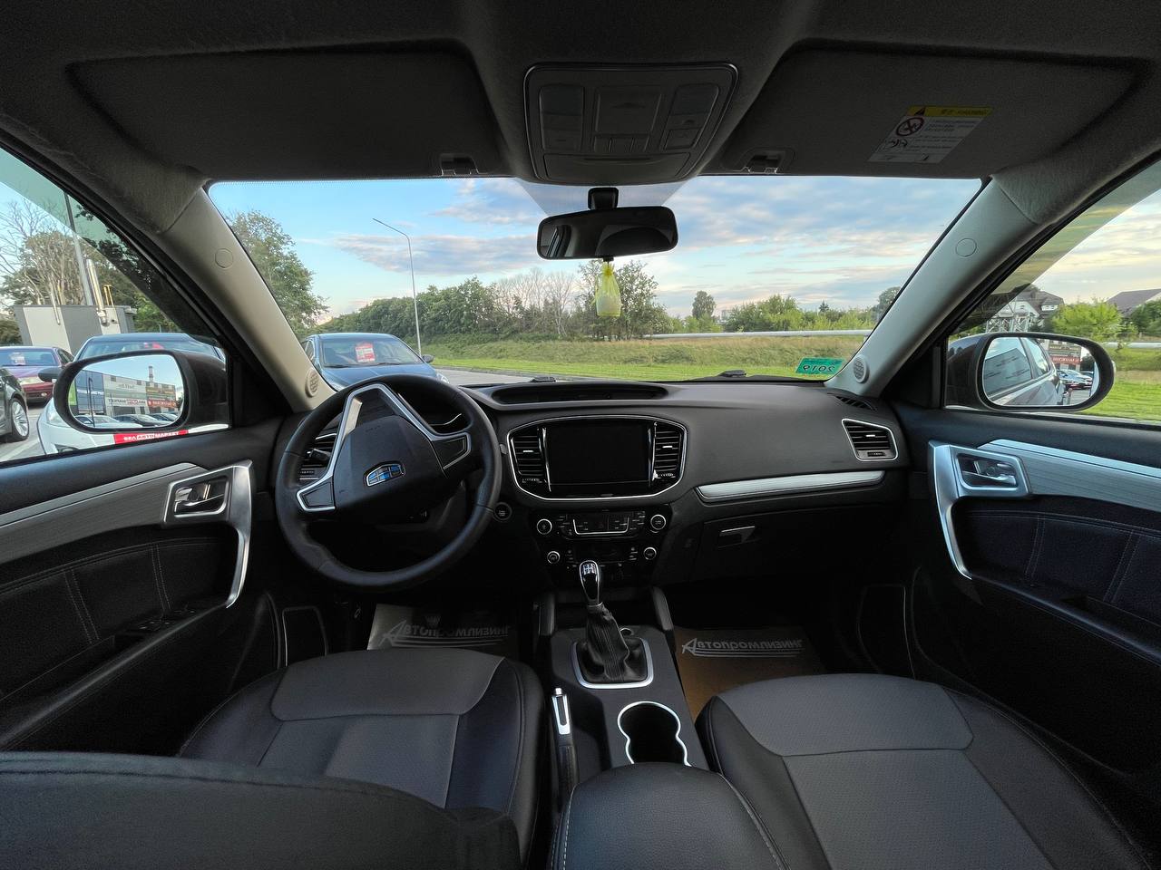 Фото автомобиля 12
