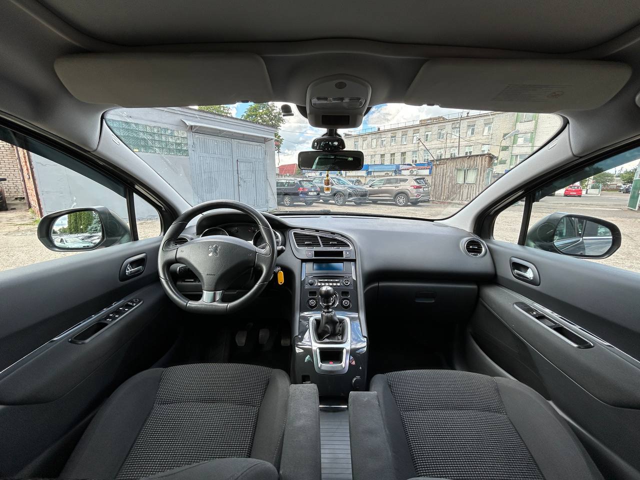 Фото автомобиля 12