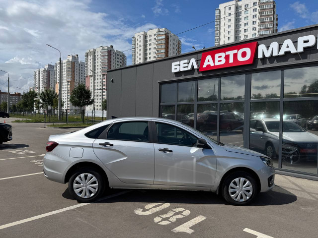 Фото автомобиля 3