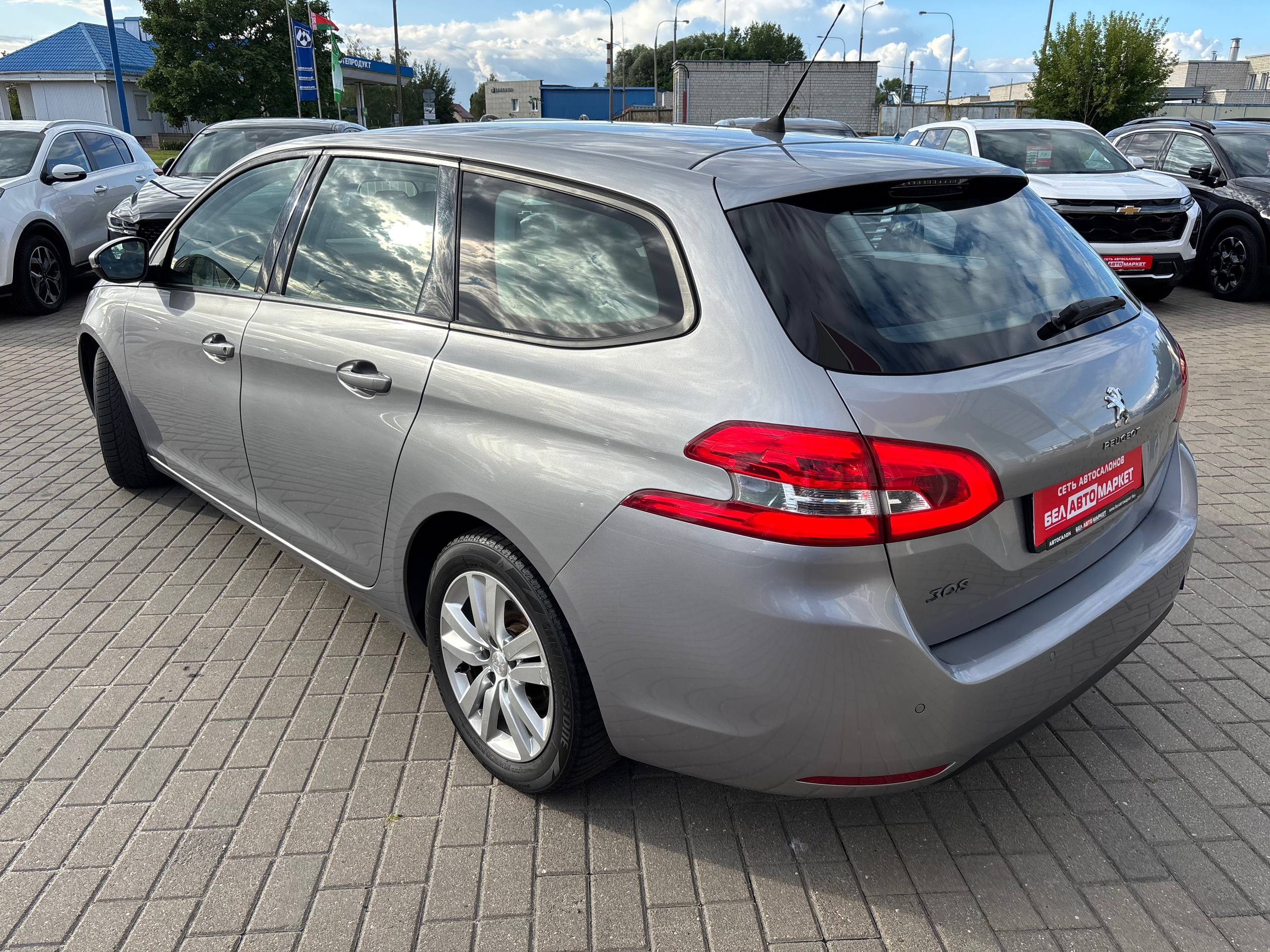 Фото автомобиля 8