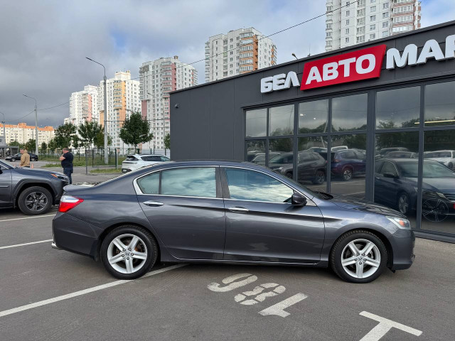 Фото автомобиля 3