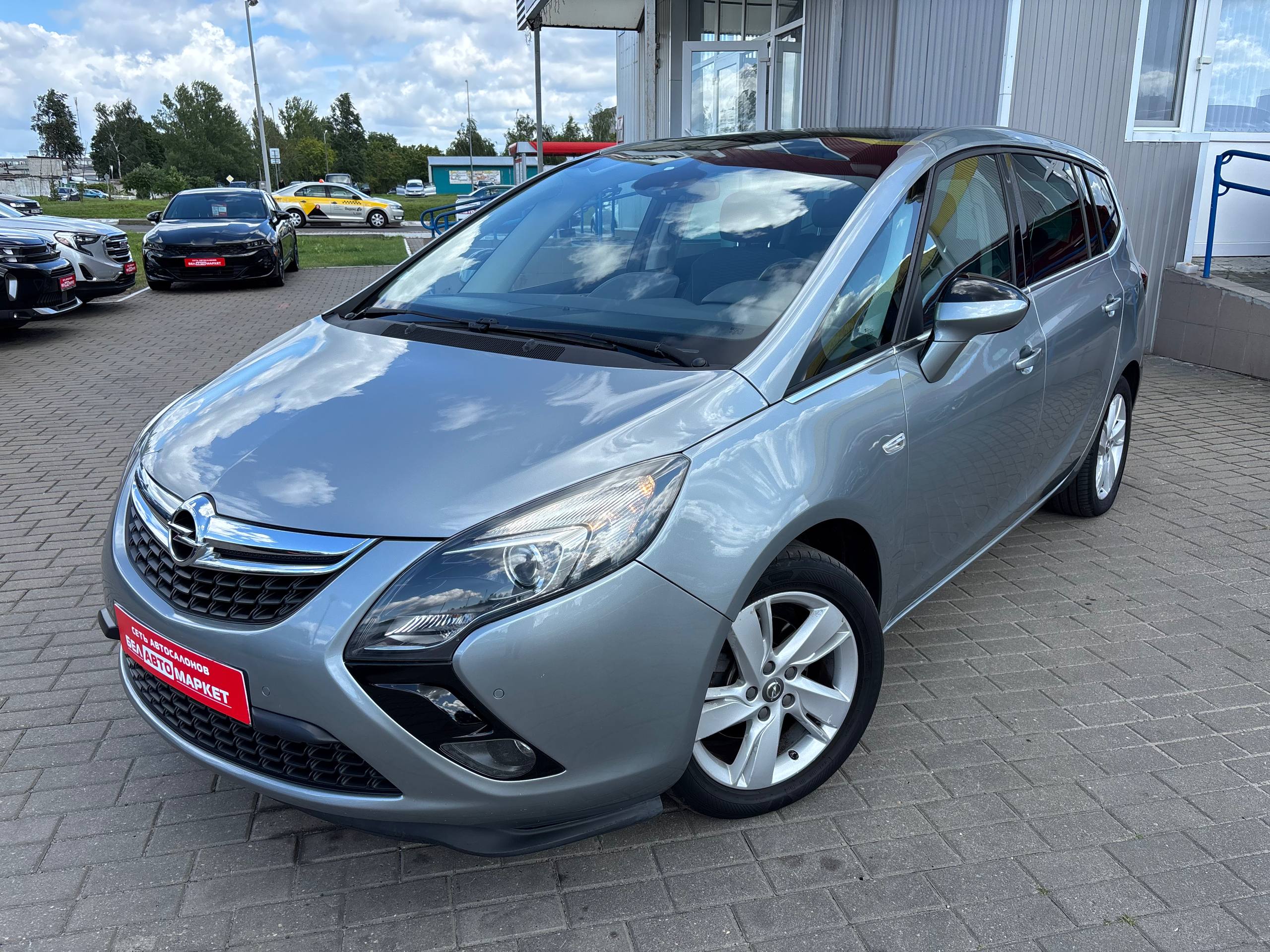 авто с пробегом opel zafira 2014