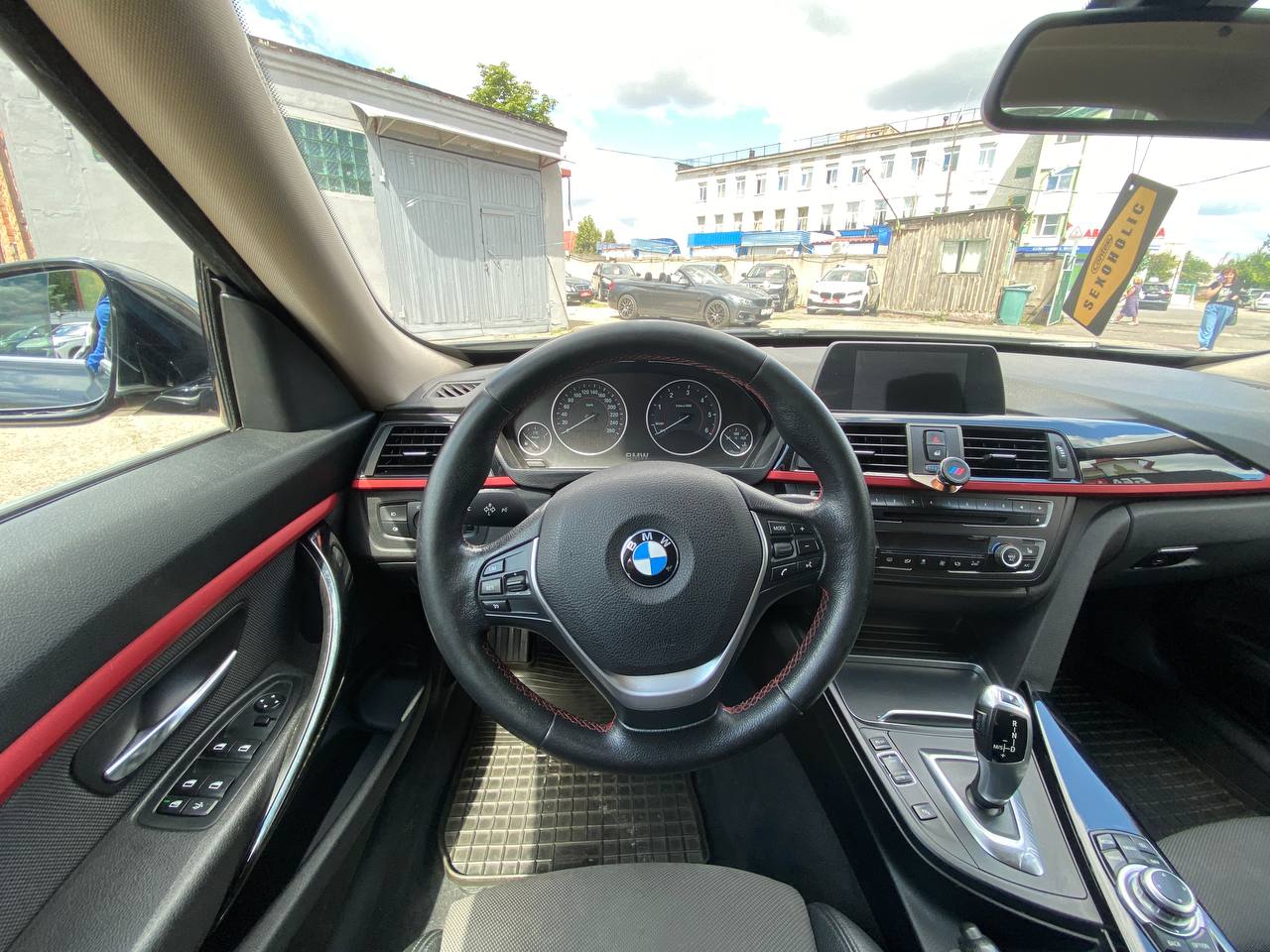 Фото автомобиля 11