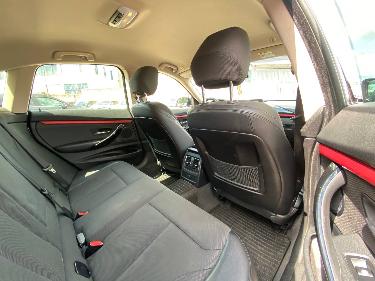 Фото автомобиля 12