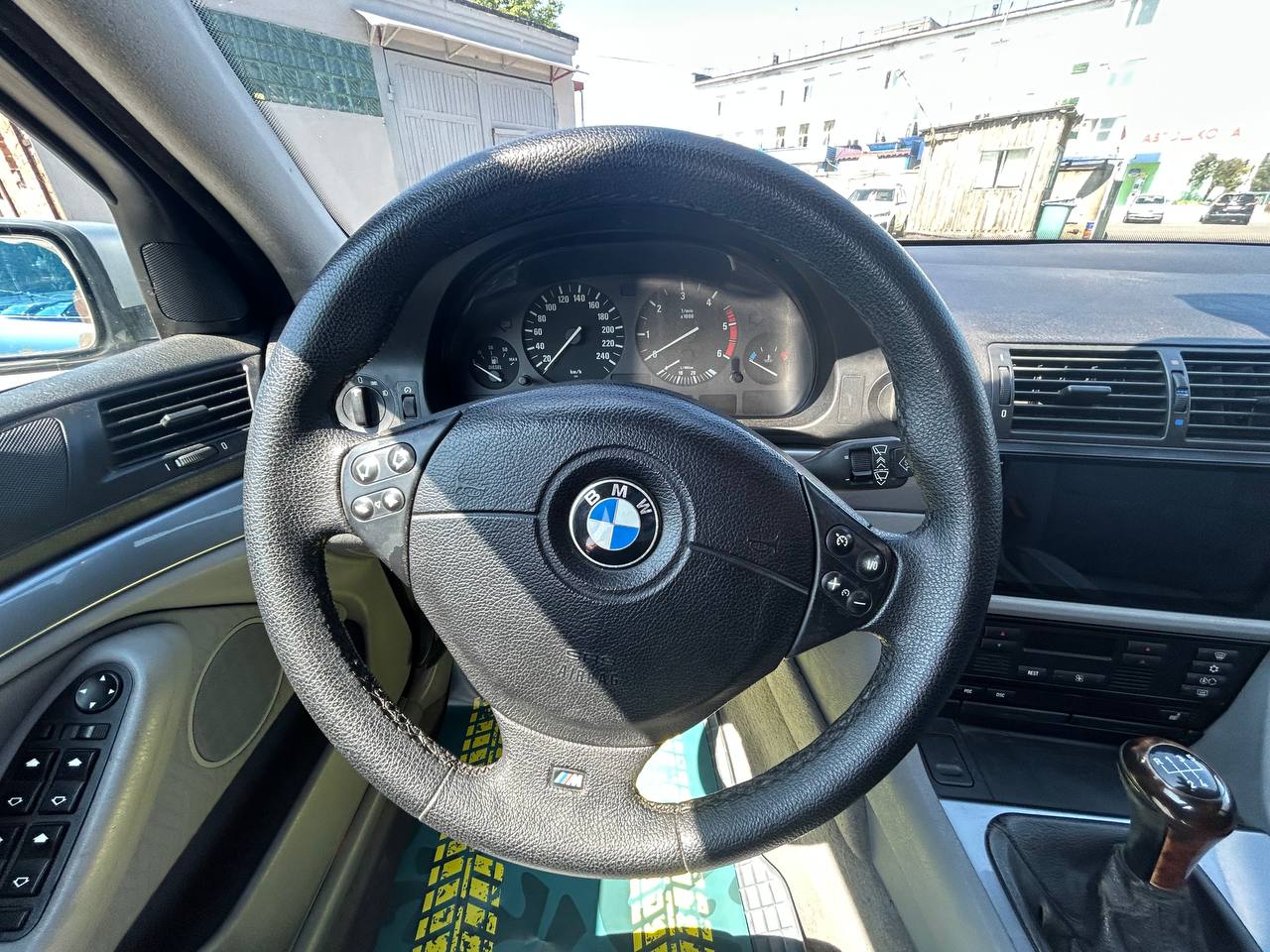 Фото автомобиля 10