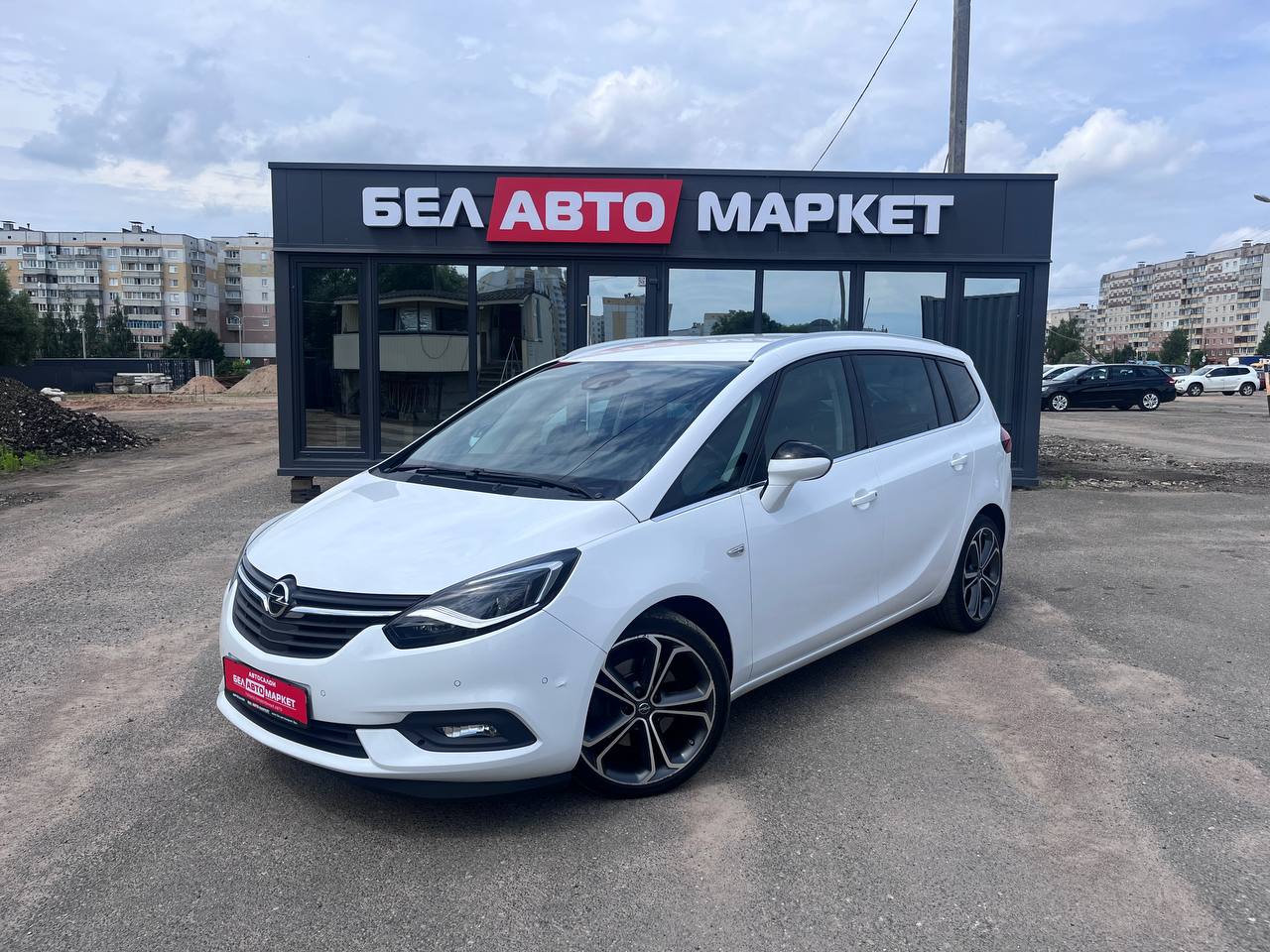 авто с пробегом opel zafira 2018