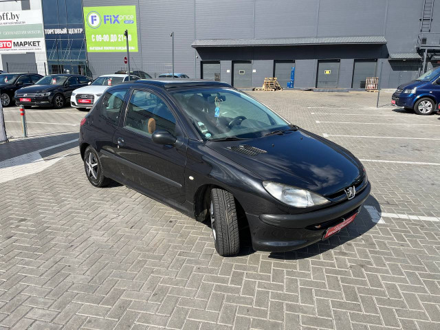 Фото автомобиля 3