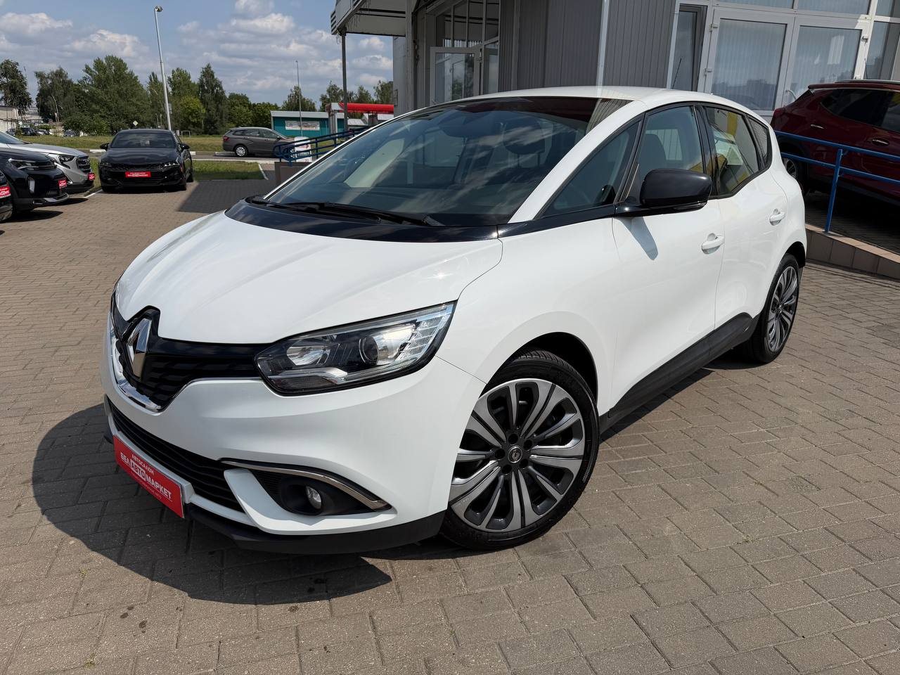 авто с пробегом renault scenic 2018