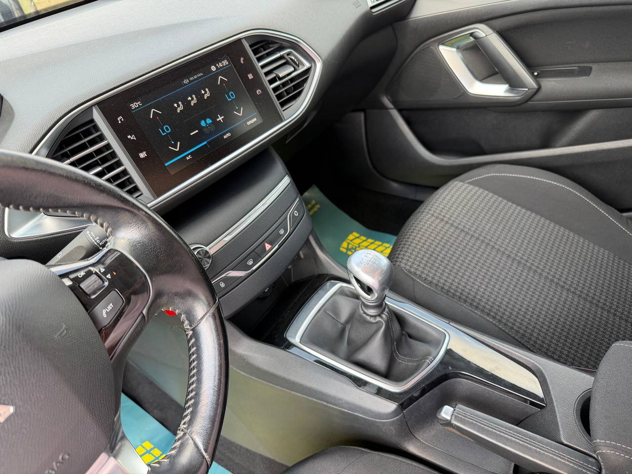 Фото автомобиля 12