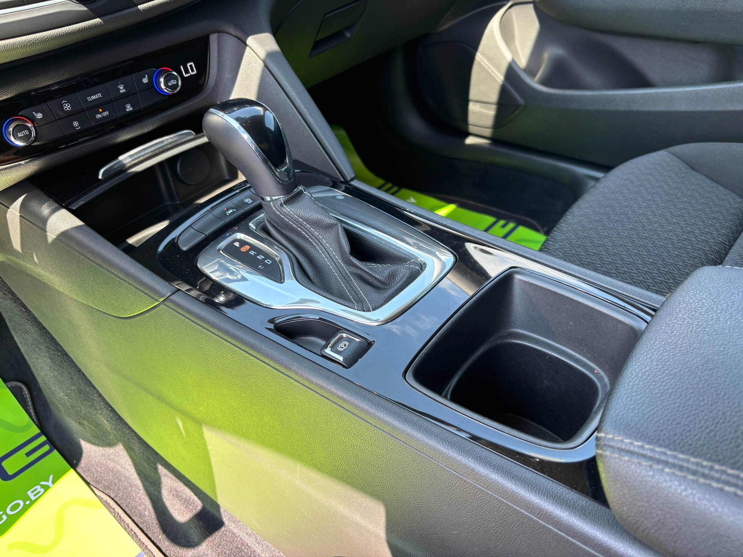 Фото автомобиля 12