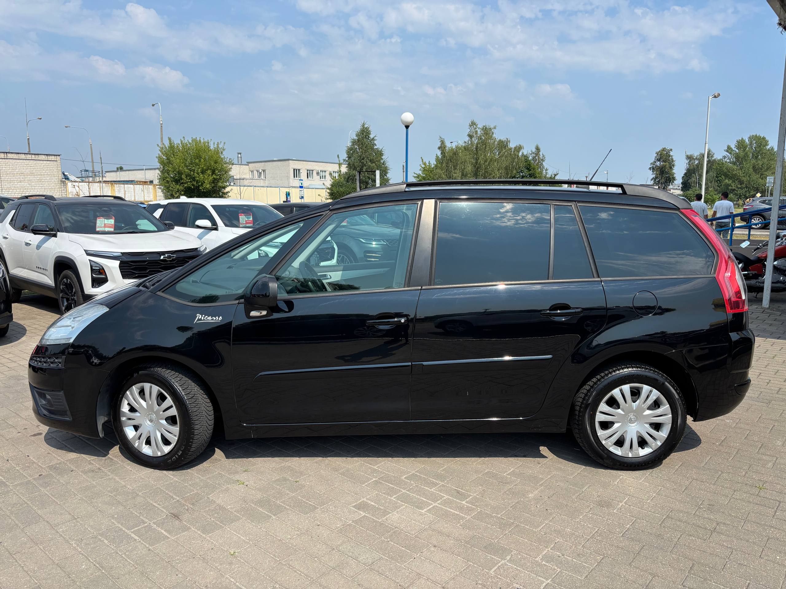 Фото автомобиля 2