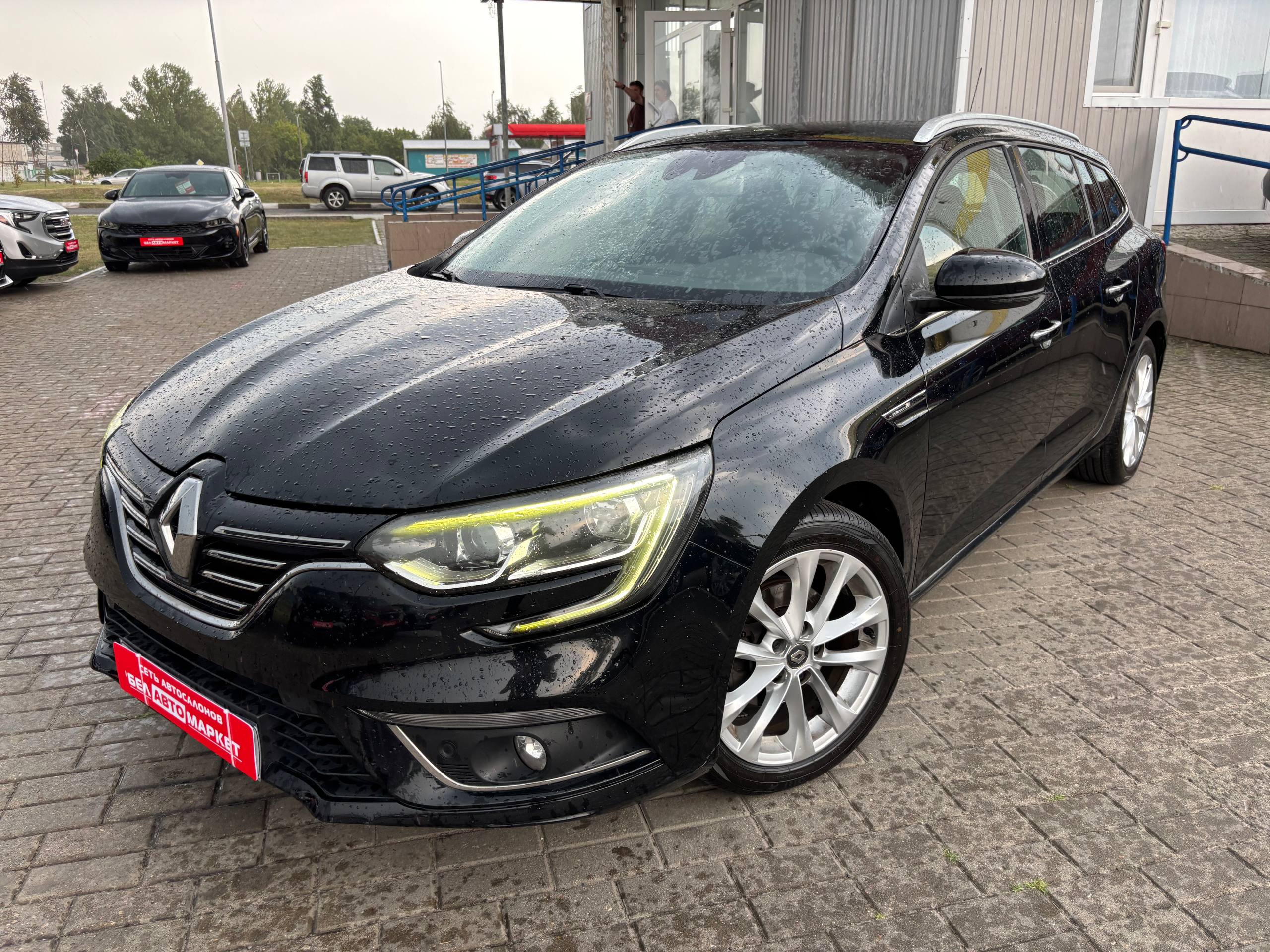 авто с пробегом renault megane 2018