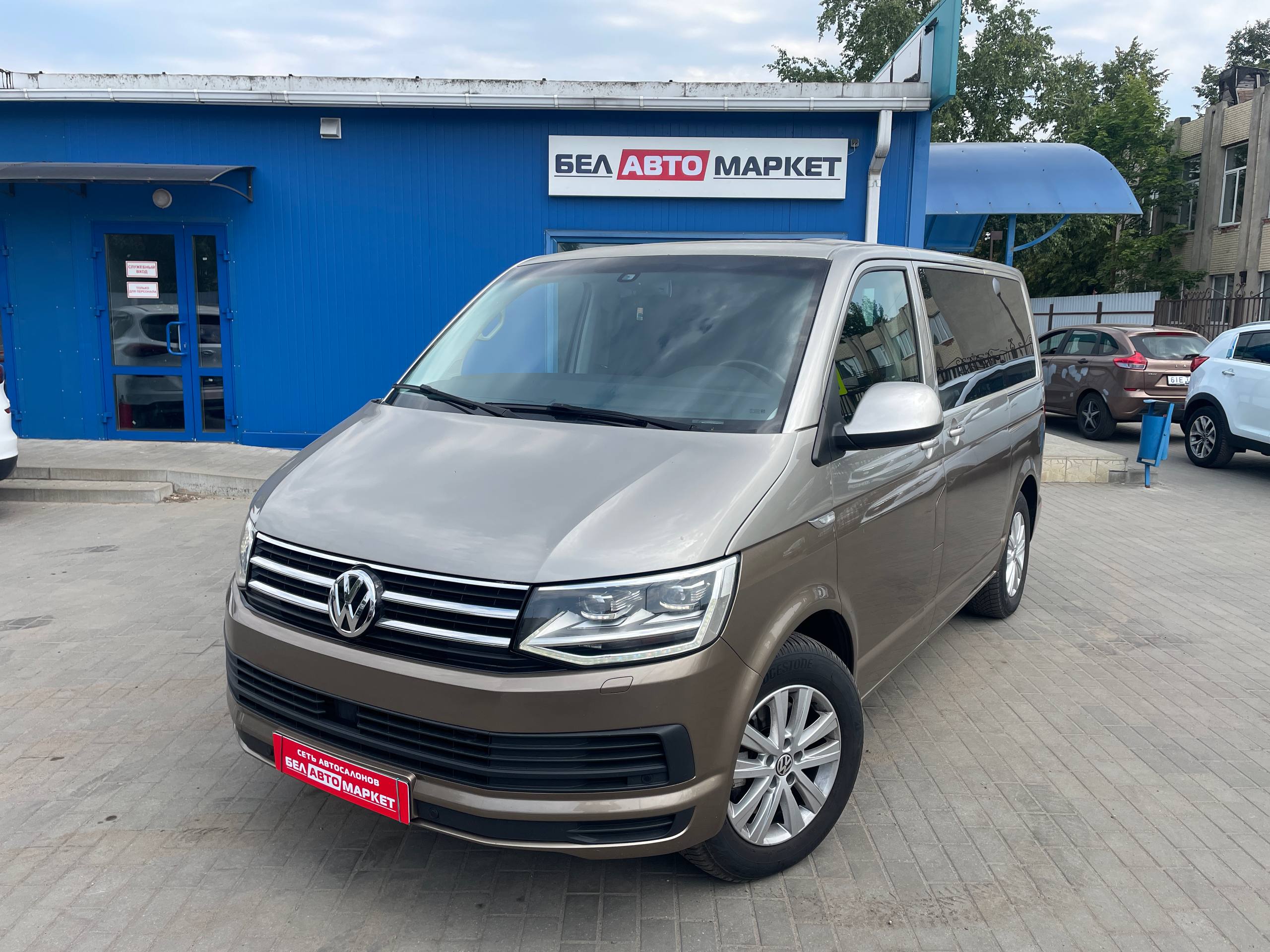 авто с пробегом volkswagen multivan 2013