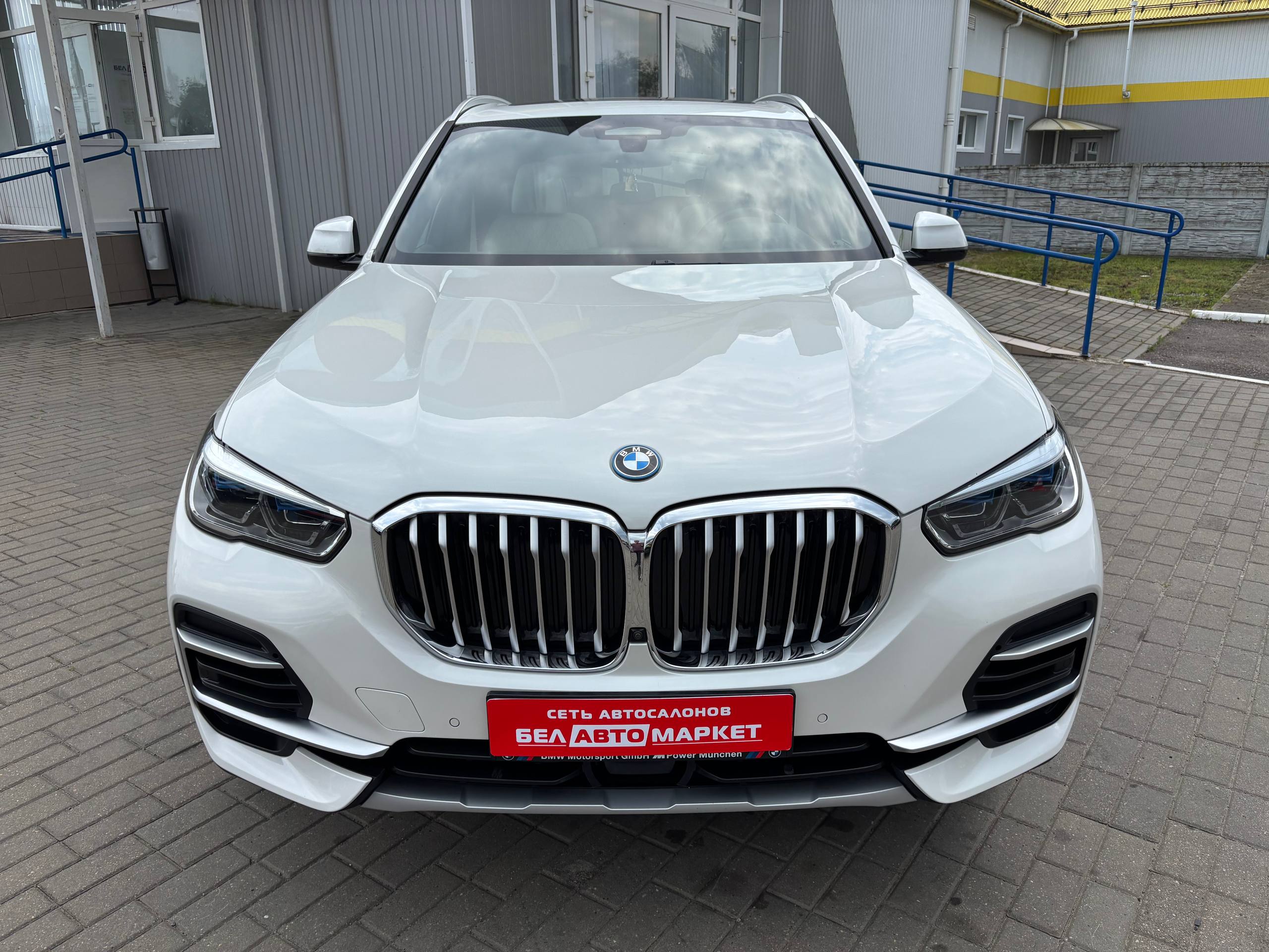Фото автомобиля 3