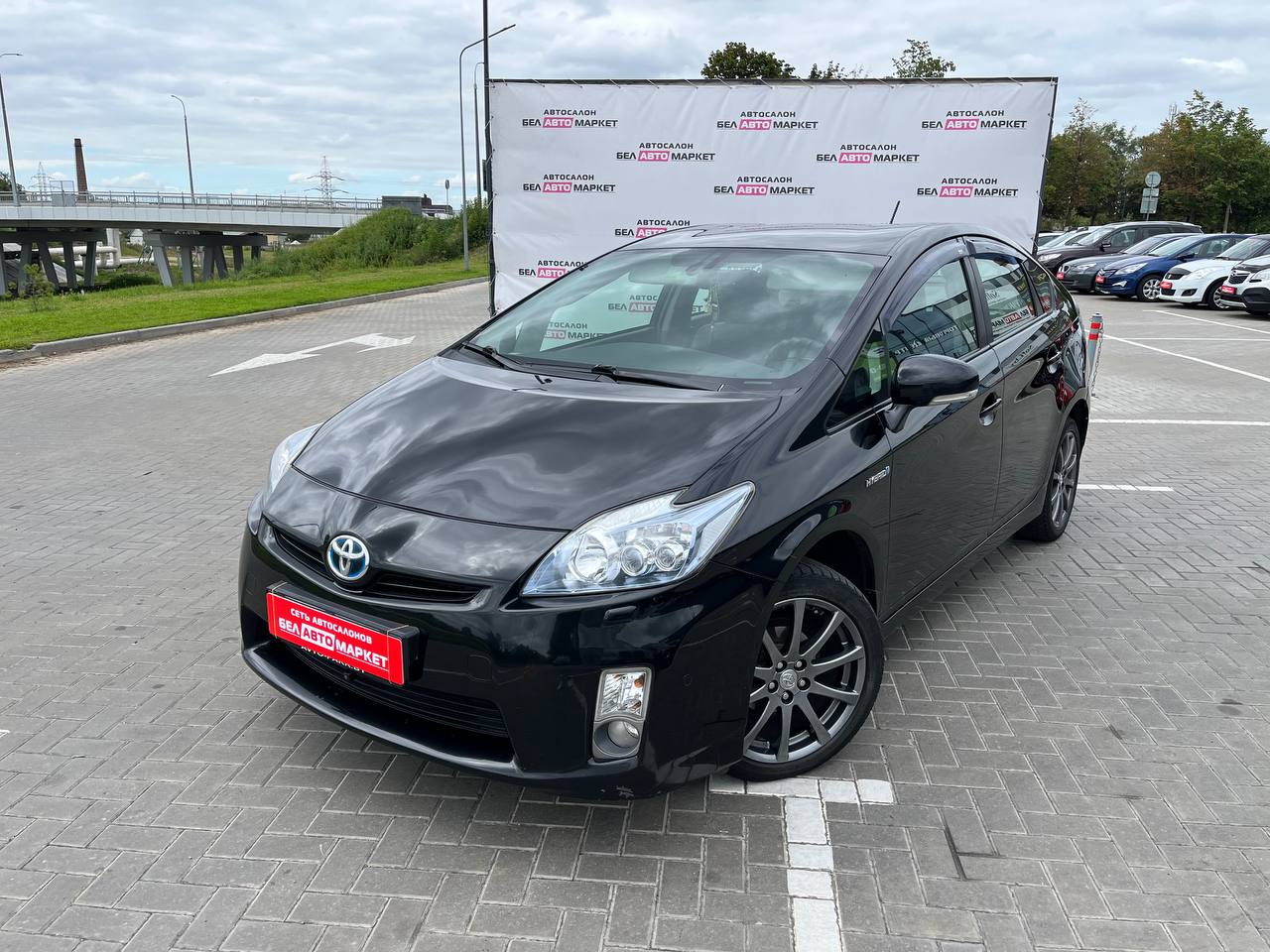 авто с пробегом toyota prius 2010