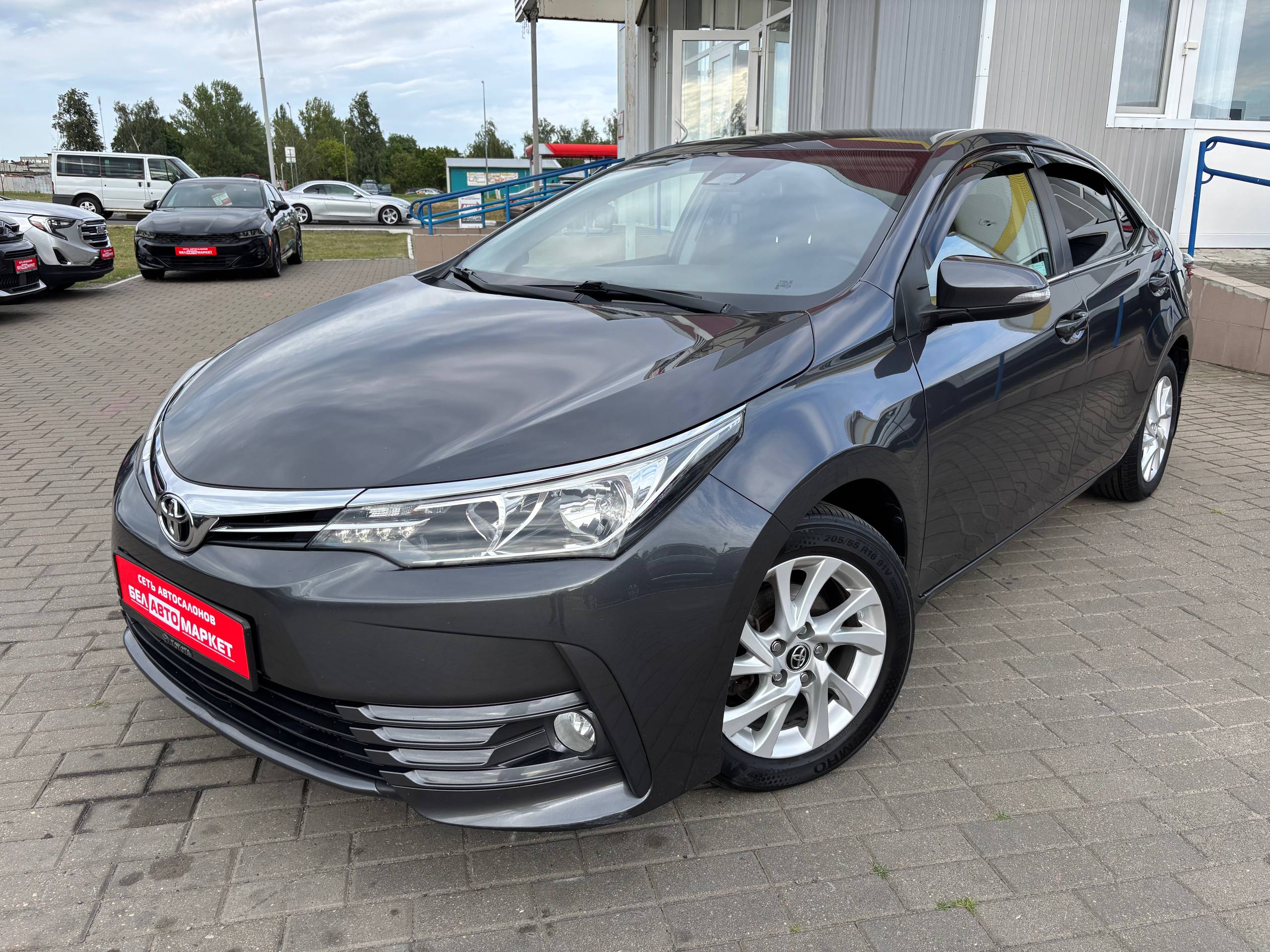 авто с пробегом toyota corolla 2018