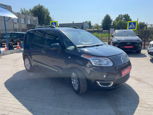 Фото автомобиля 12