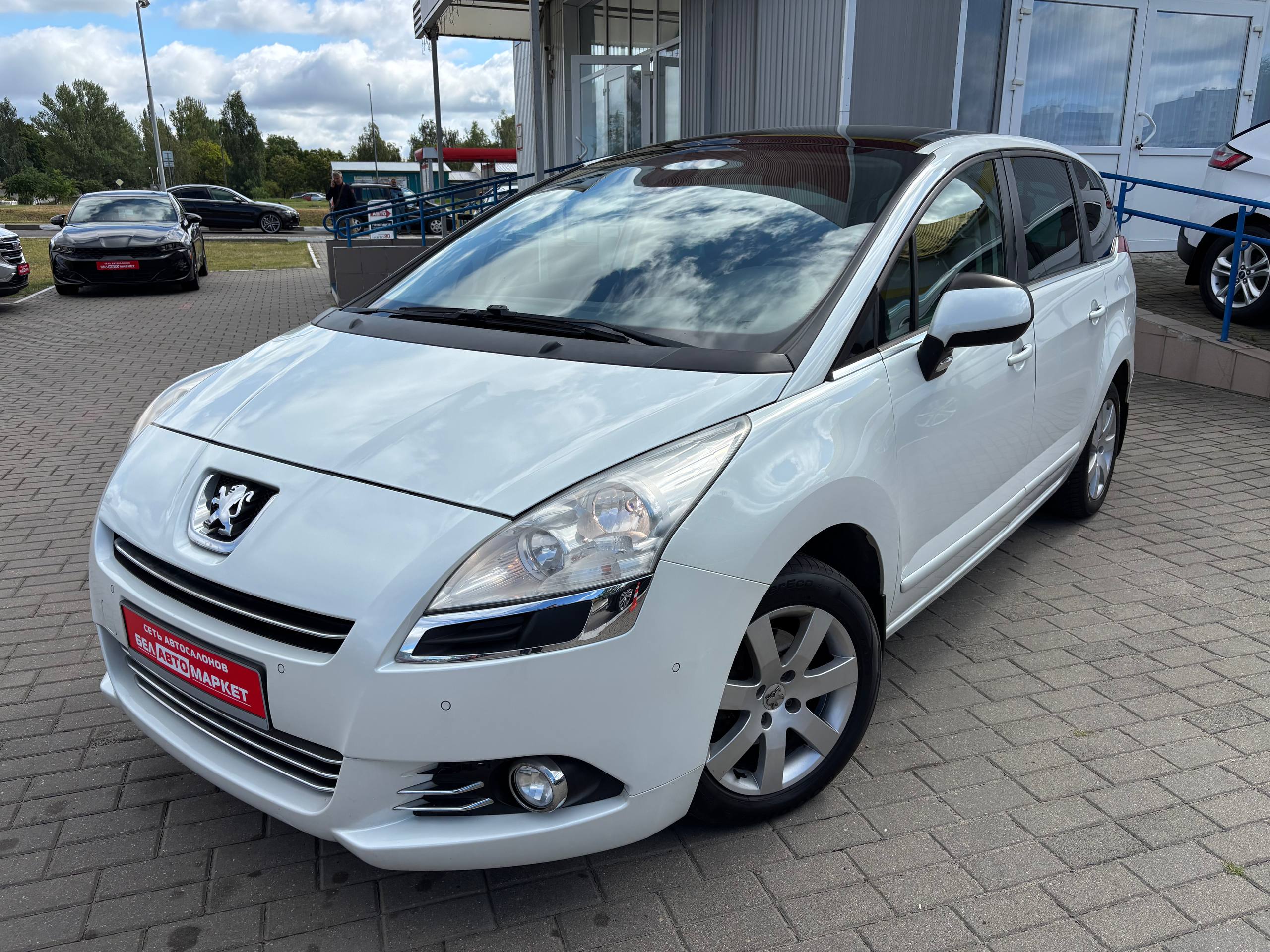 авто с пробегом peugeot 5008 2011