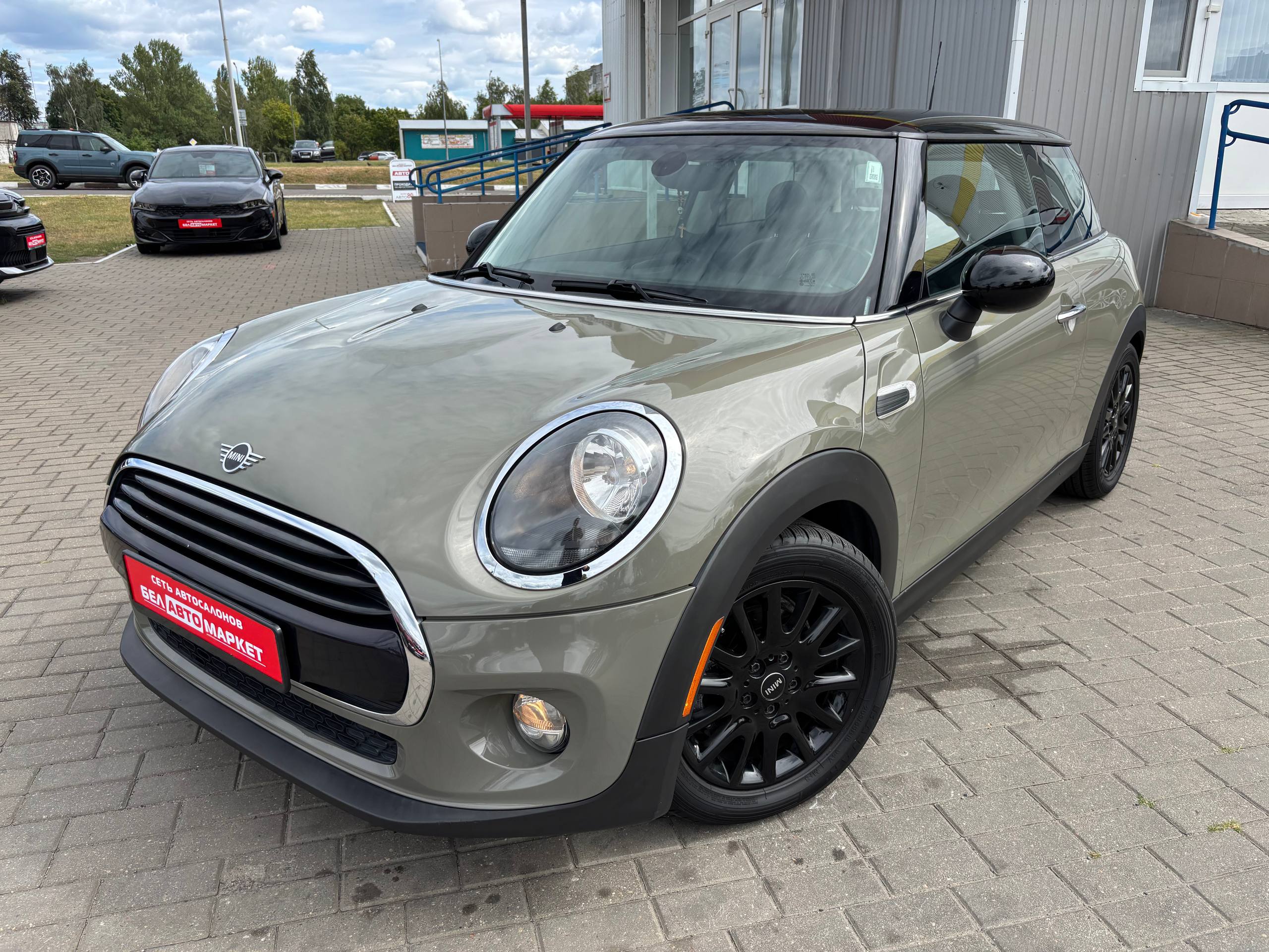 авто с пробегом mini hatch 2018