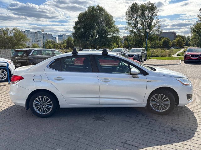 Фото автомобиля 5