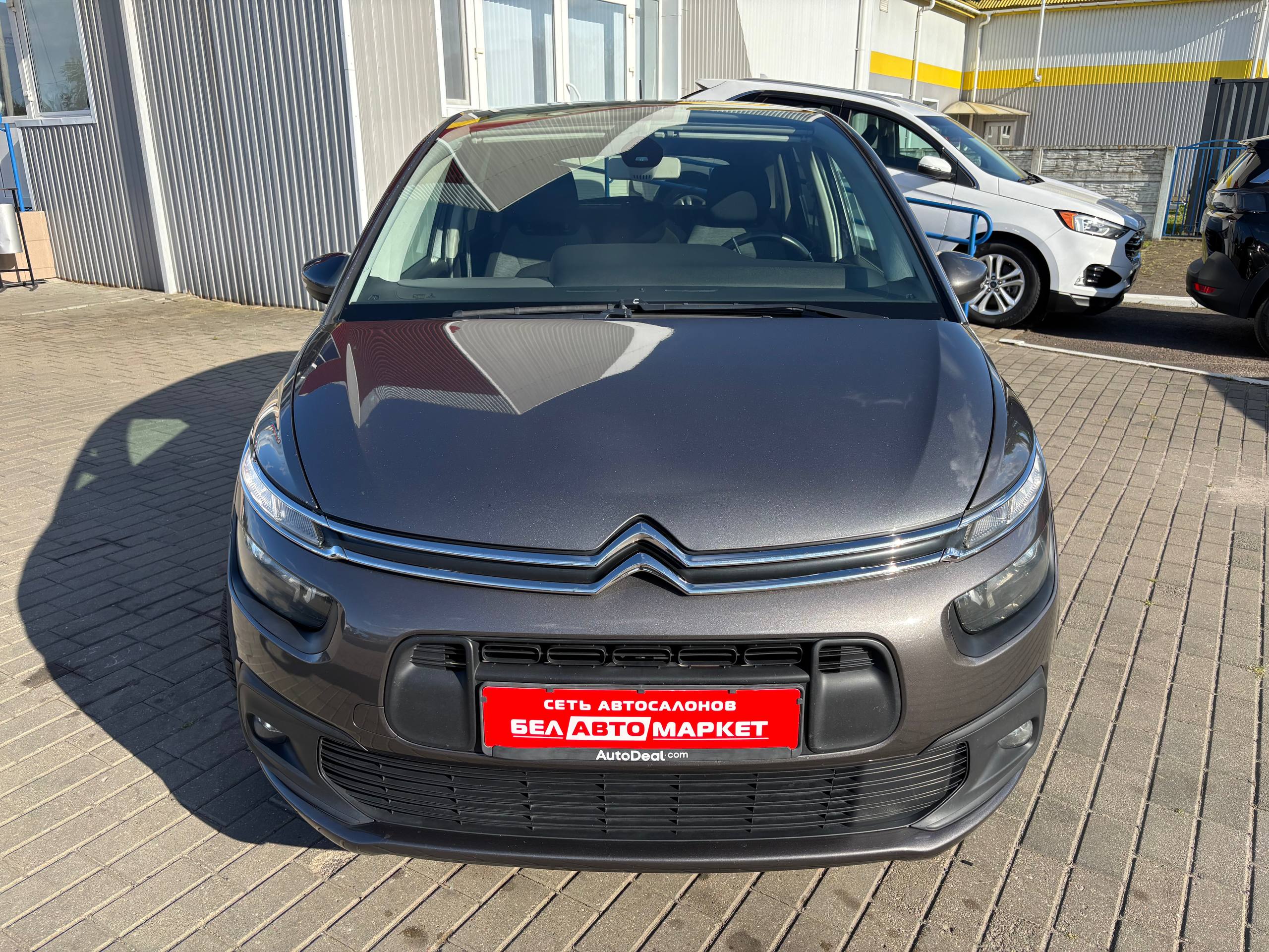 Фото автомобиля 3