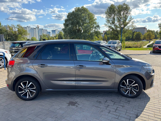 Фото автомобиля 5