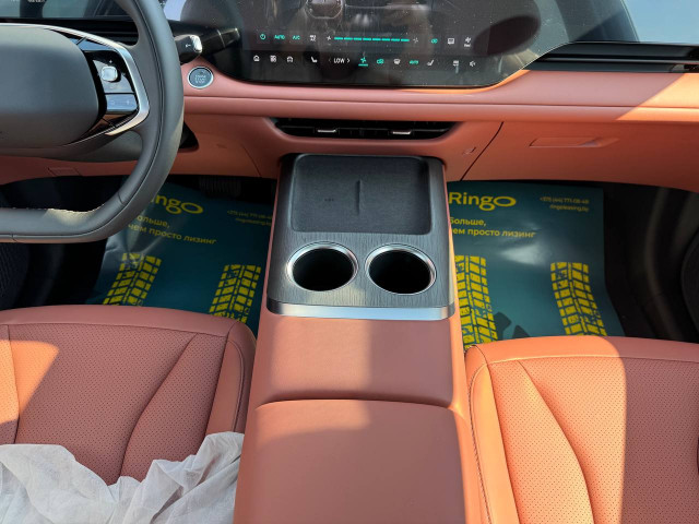 Фото автомобиля 12