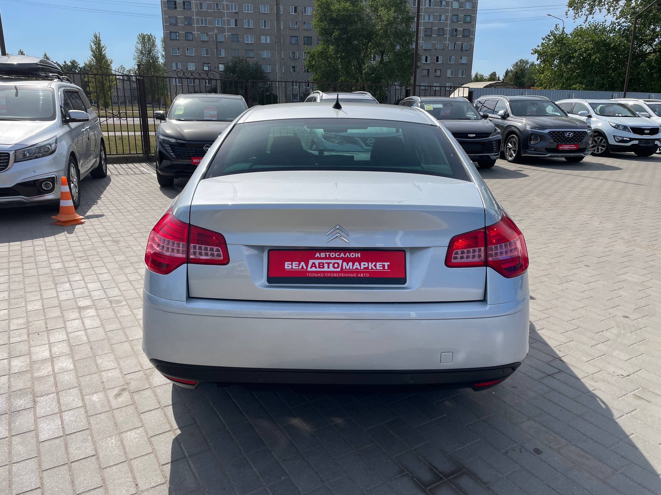 Фото автомобиля 12