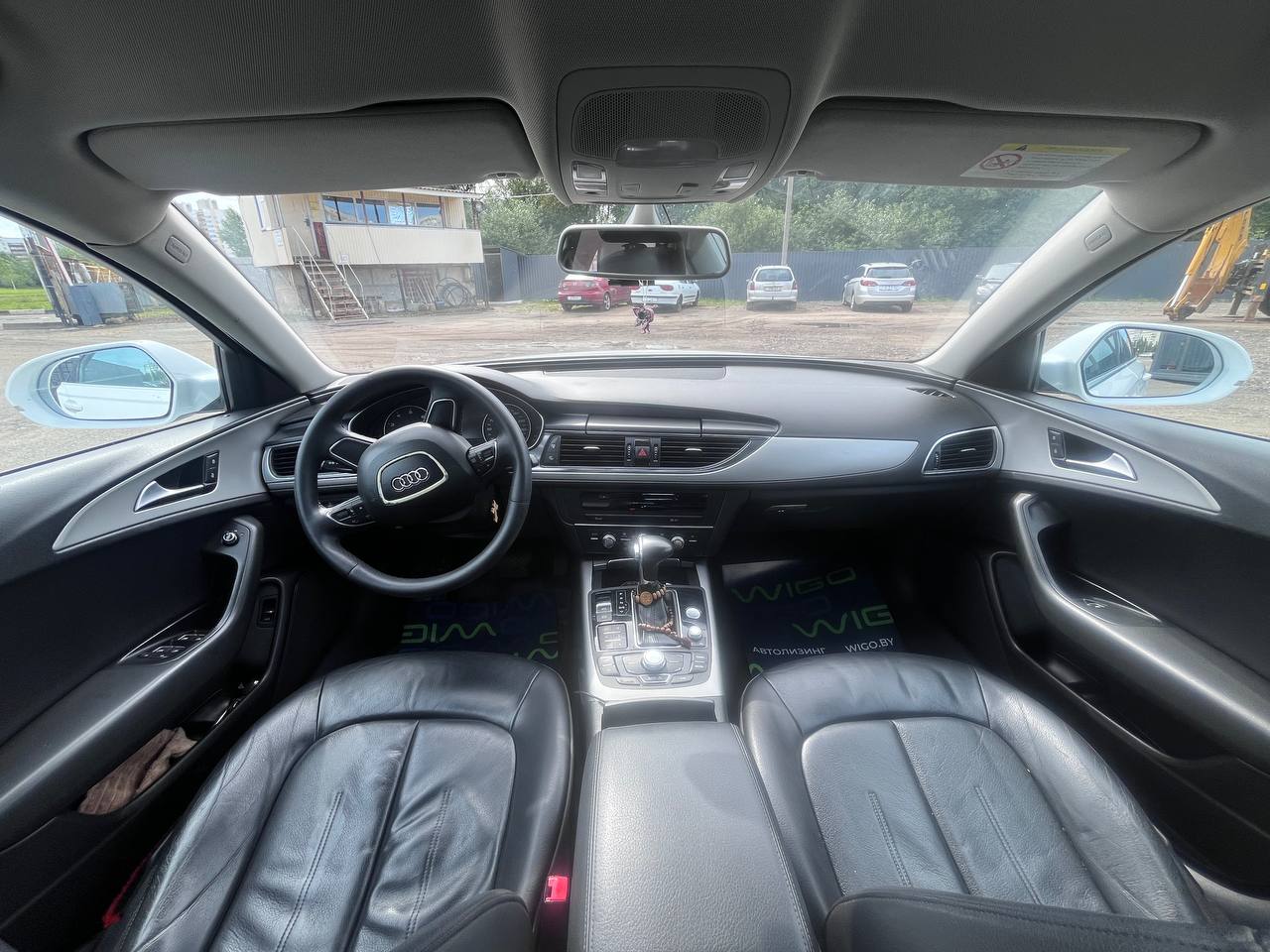 Фото автомобиля 10