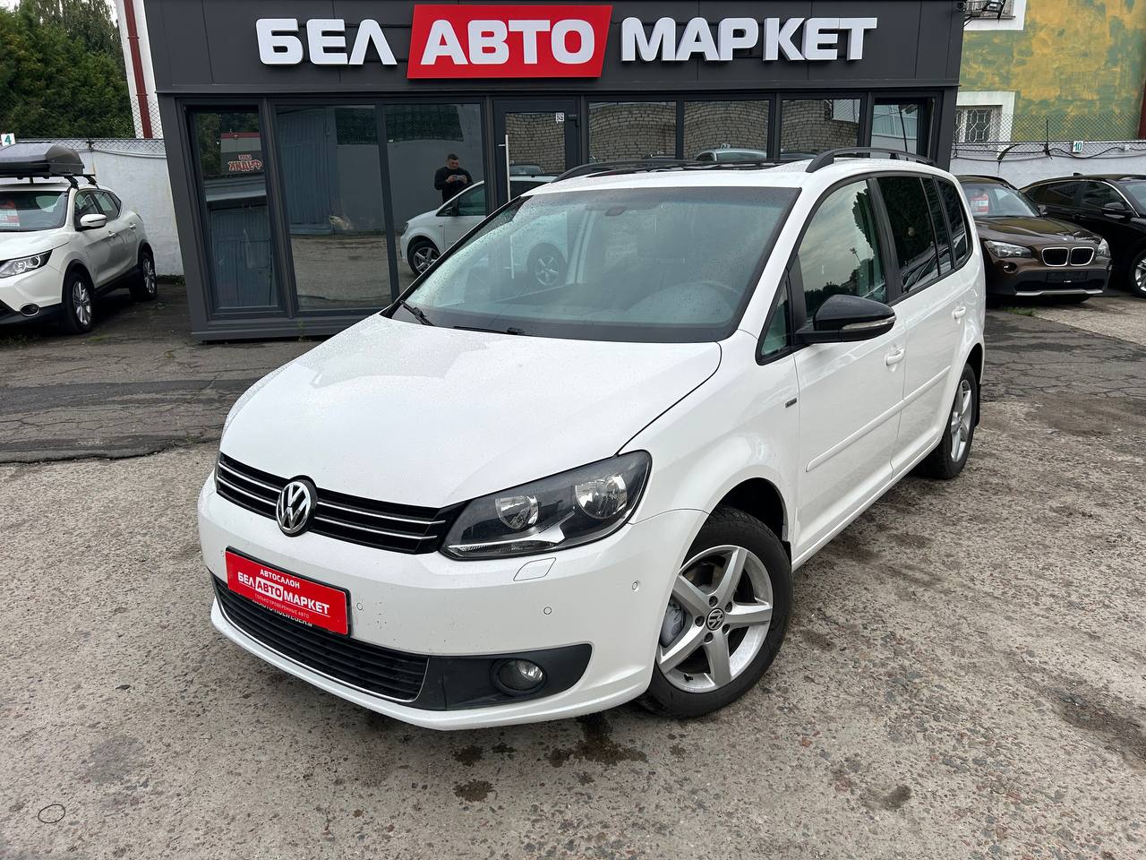 авто с пробегом volkswagen touran 2012