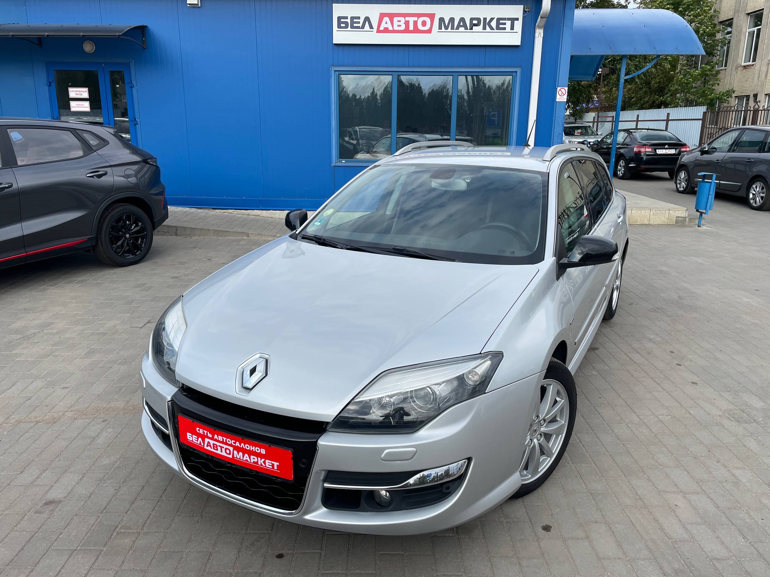 авто с пробегом renault laguna 2012