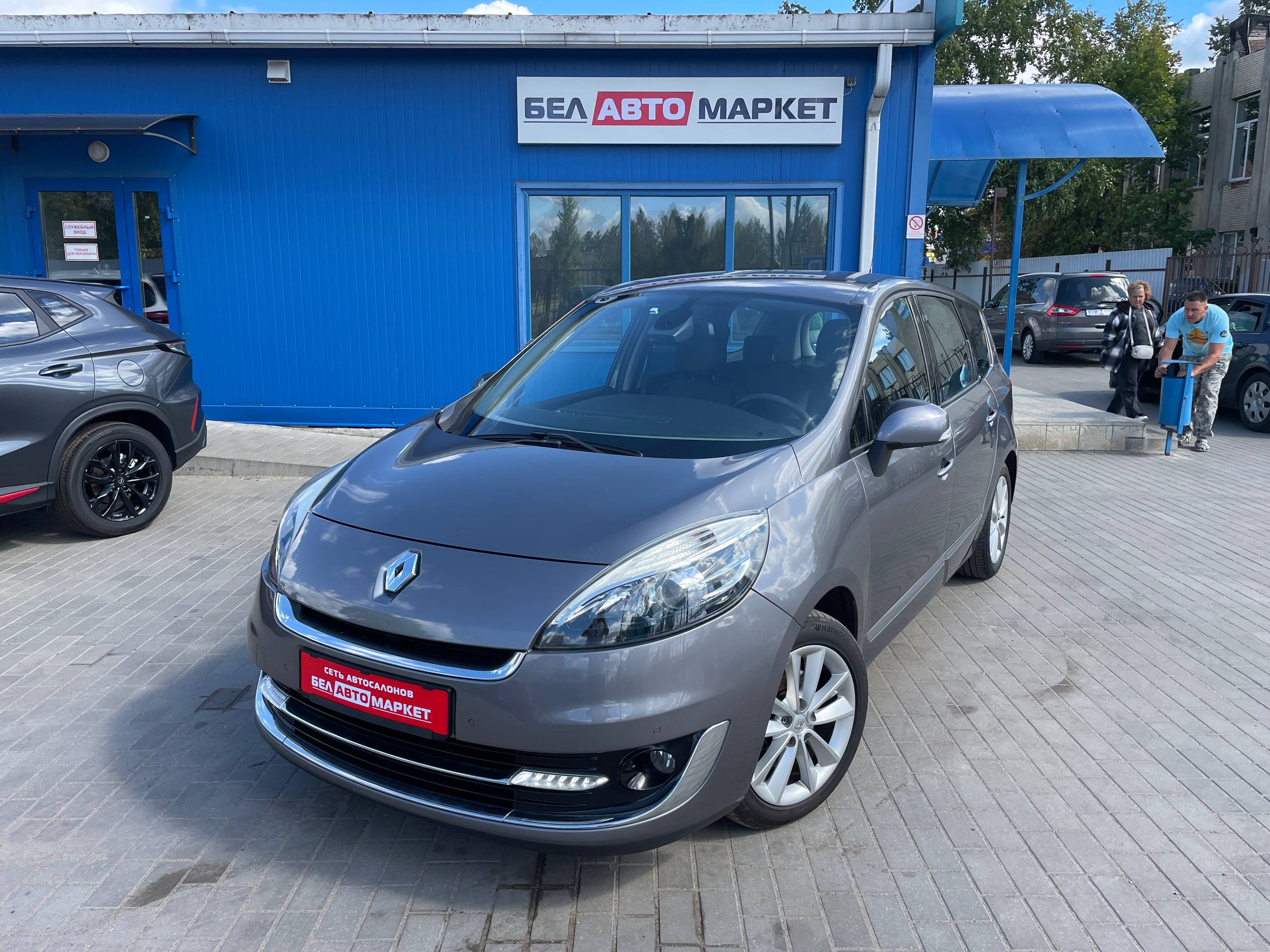 авто с пробегом renault Grand Scenic 2012