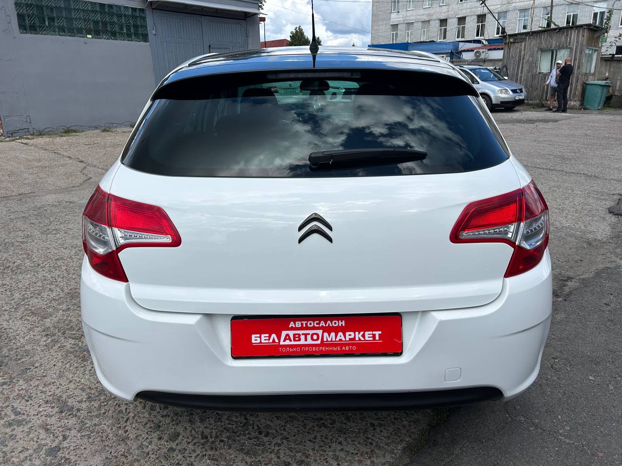 Фото автомобиля 5