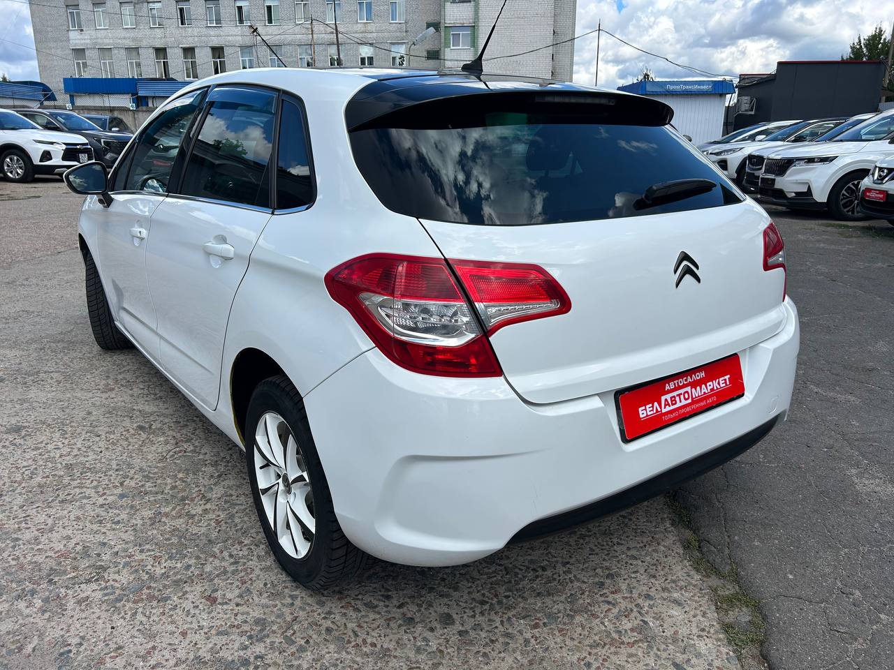 Фото автомобиля 6