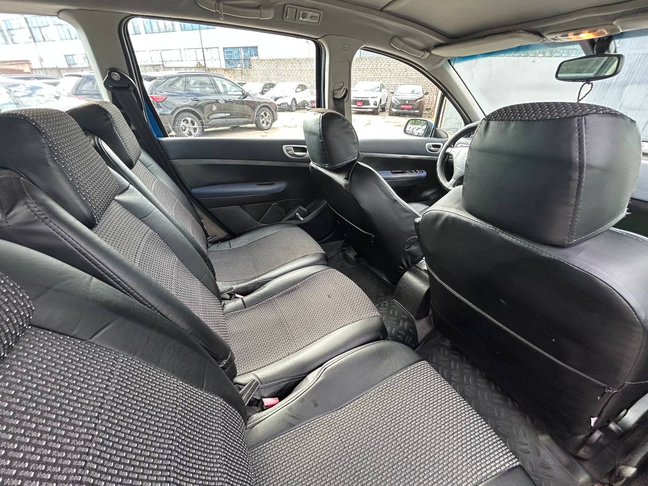 Фото автомобиля 12