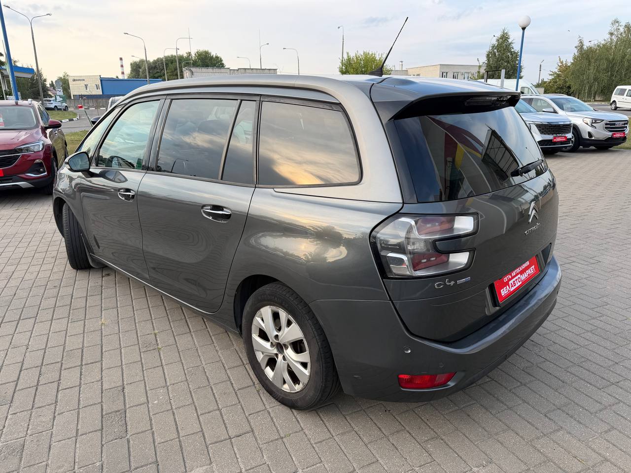 Фото автомобиля 6