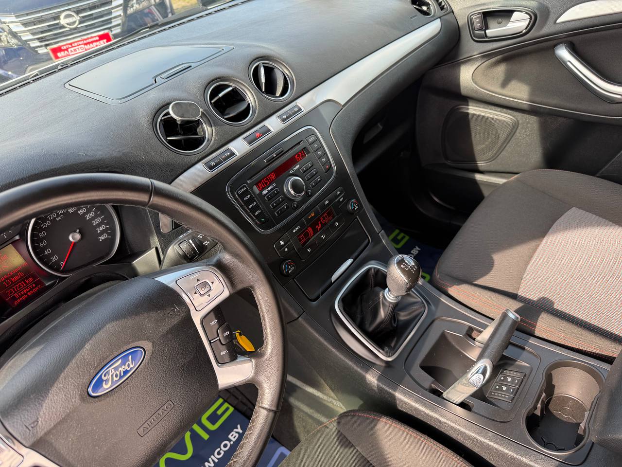 Фото автомобиля 12
