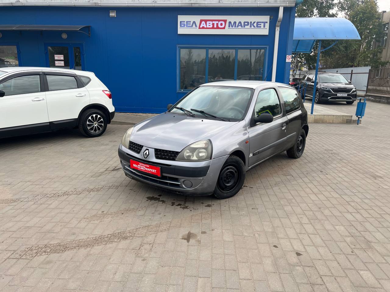 авто с пробегом renault clio 2002