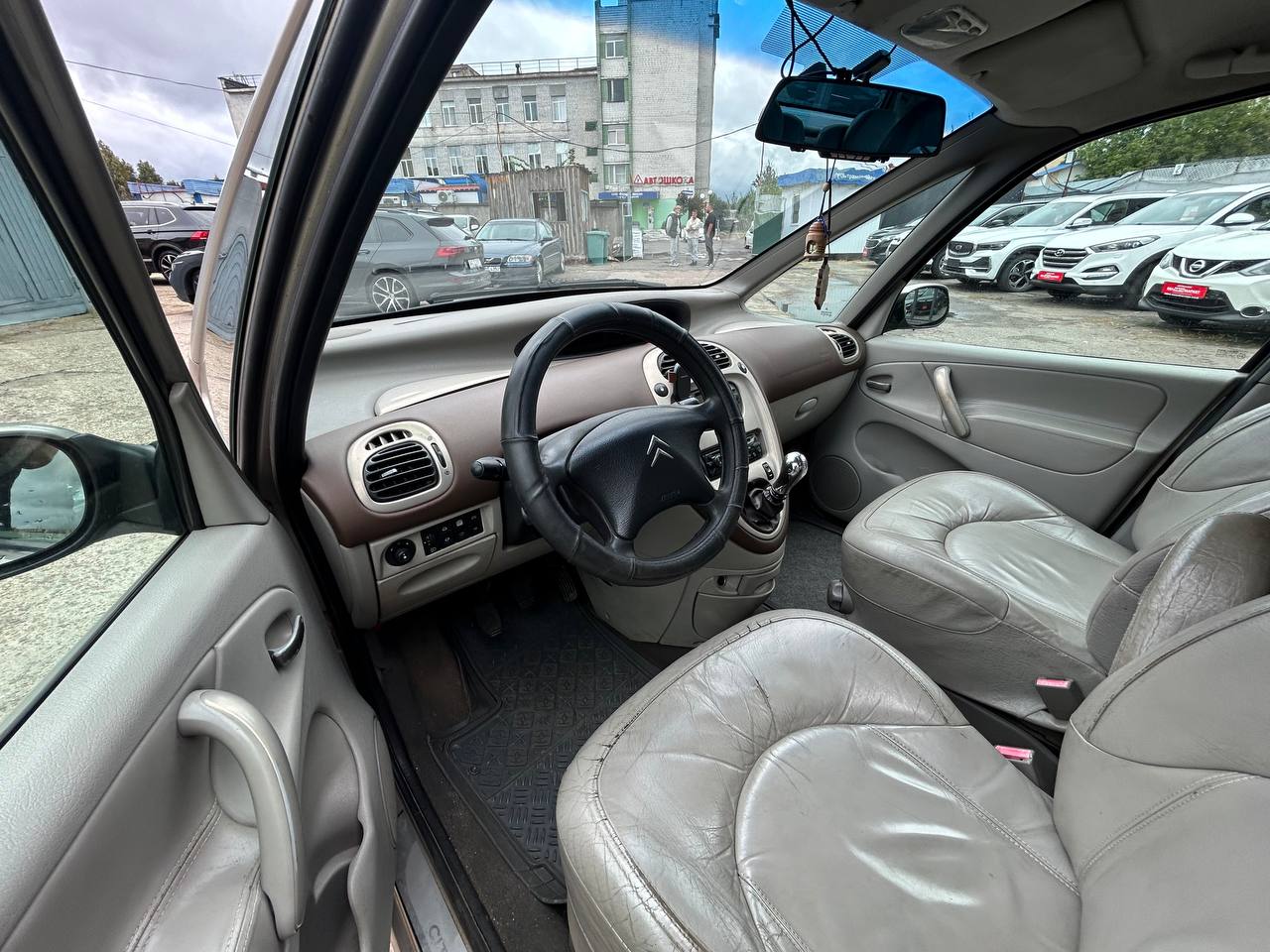 Фото автомобиля 7