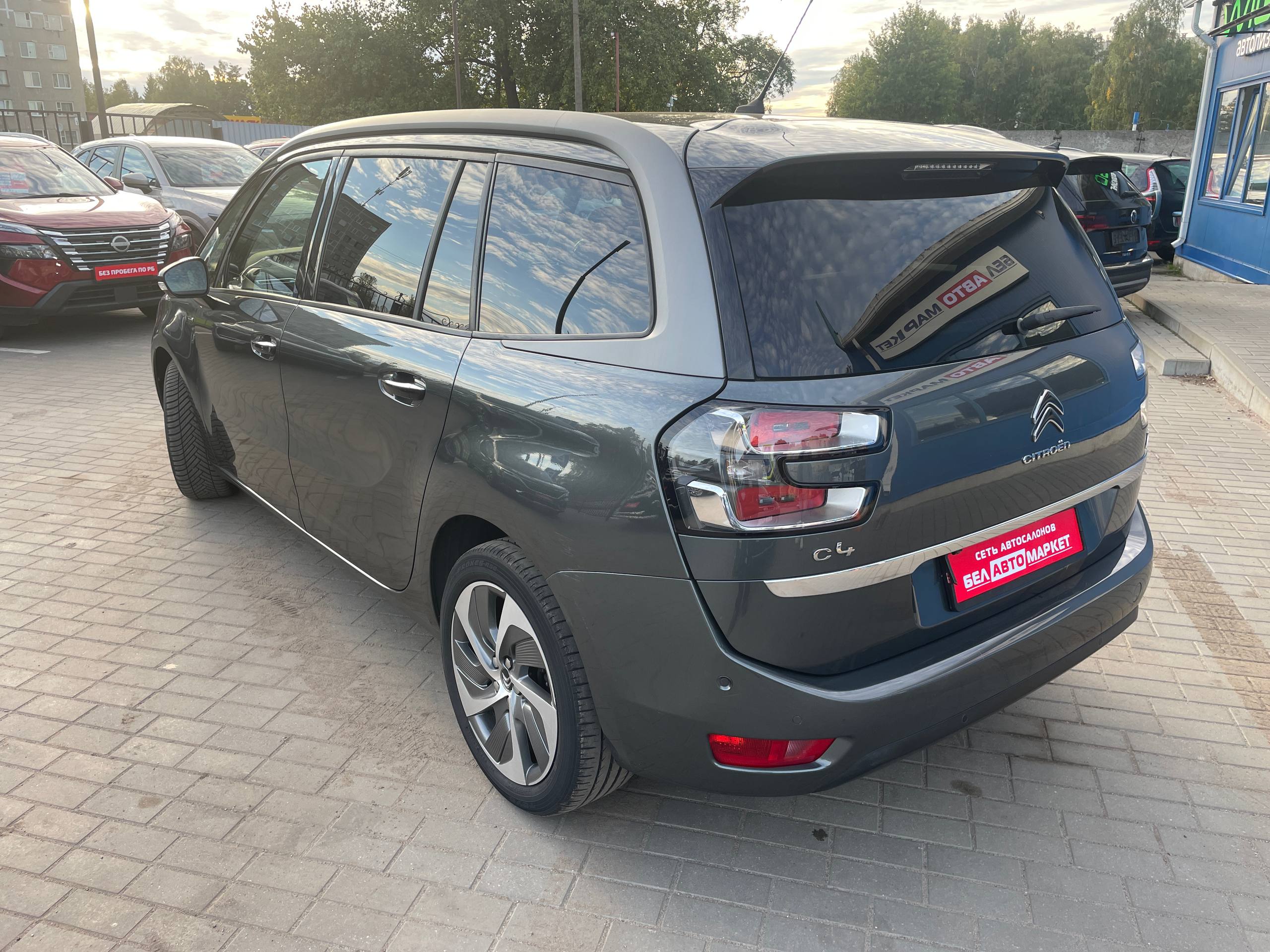 Фото автомобиля 6