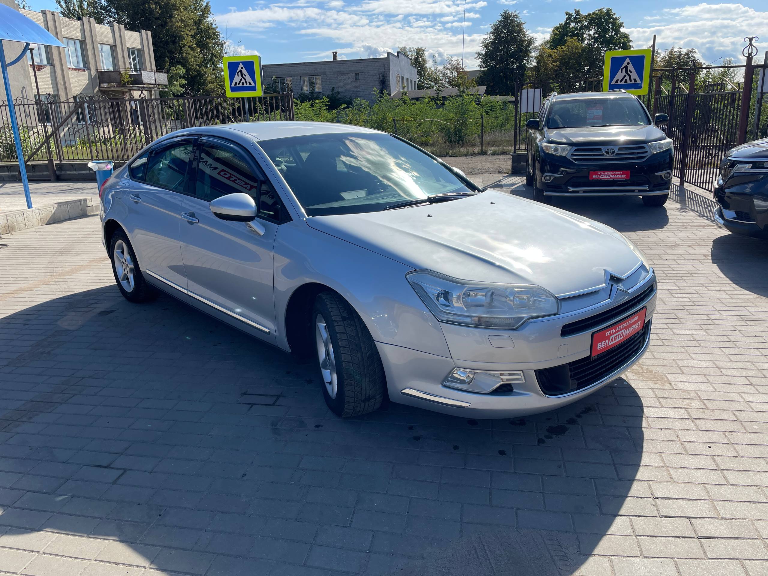 Фото автомобиля 3