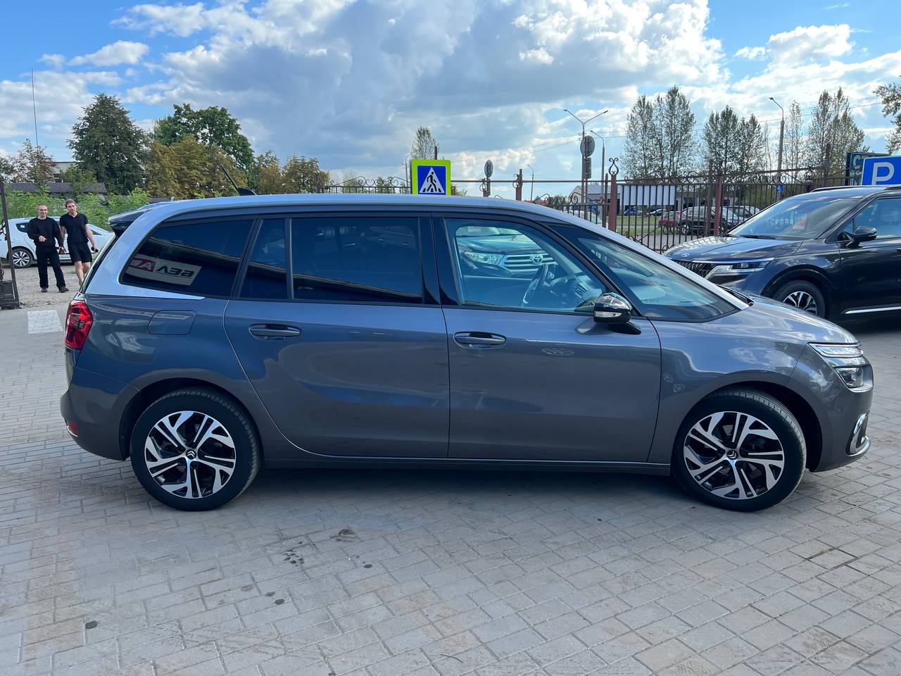 Фото автомобиля 2