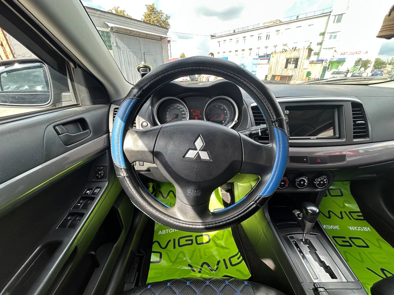 Фото автомобиля 12