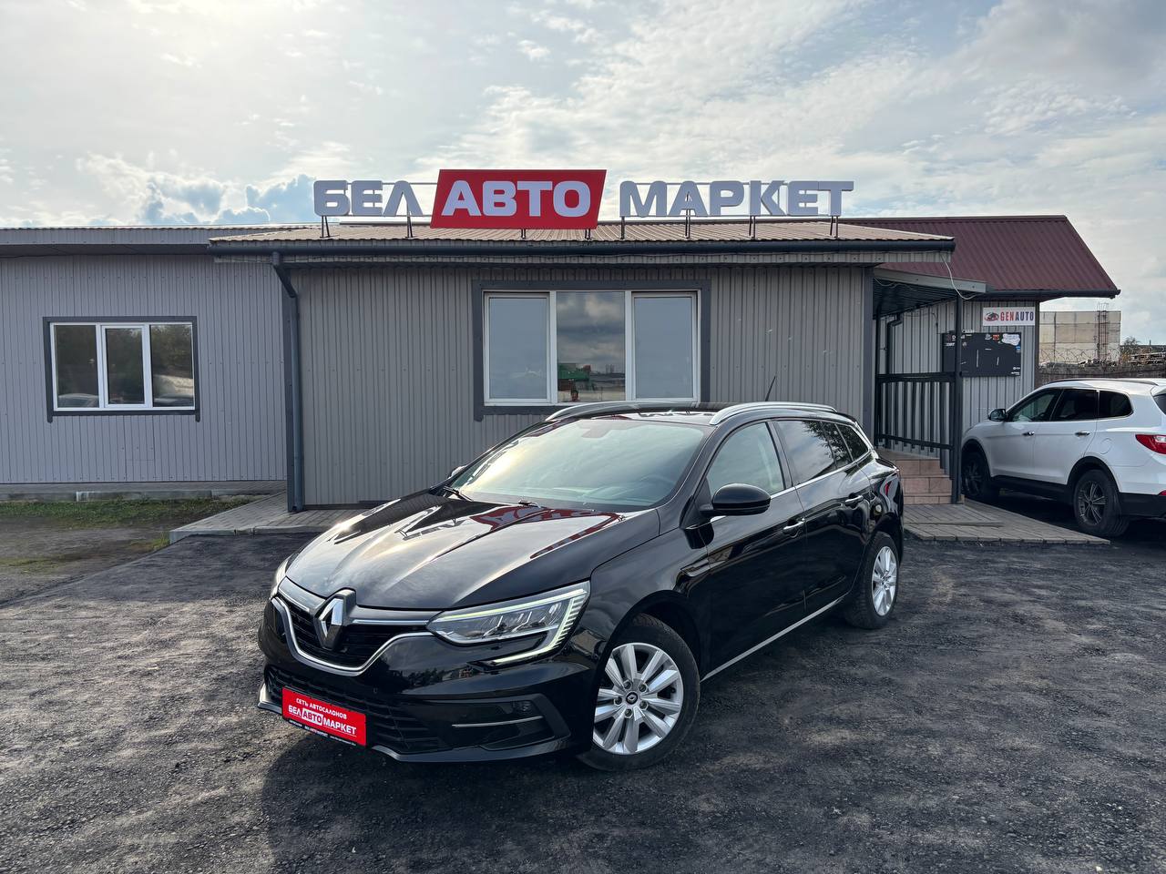 авто с пробегом renault megane 2022
