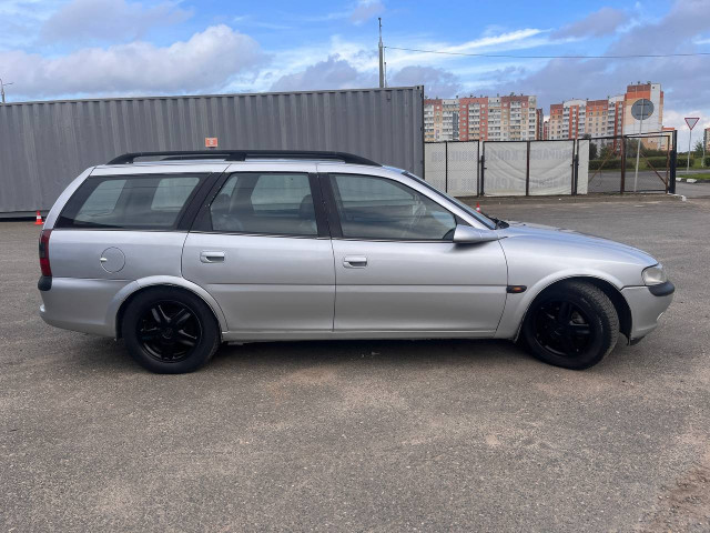 Фото автомобиля 3