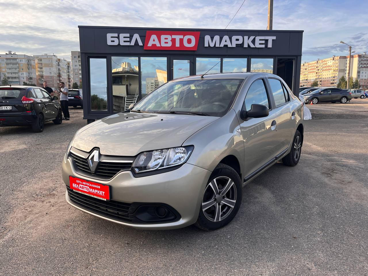 авто с пробегом renault logan 2014
